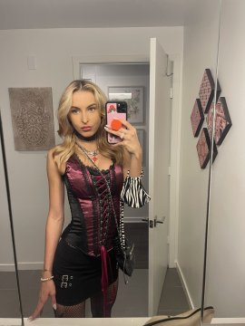 redlipsandcheeks de Loire-Atlantique, France